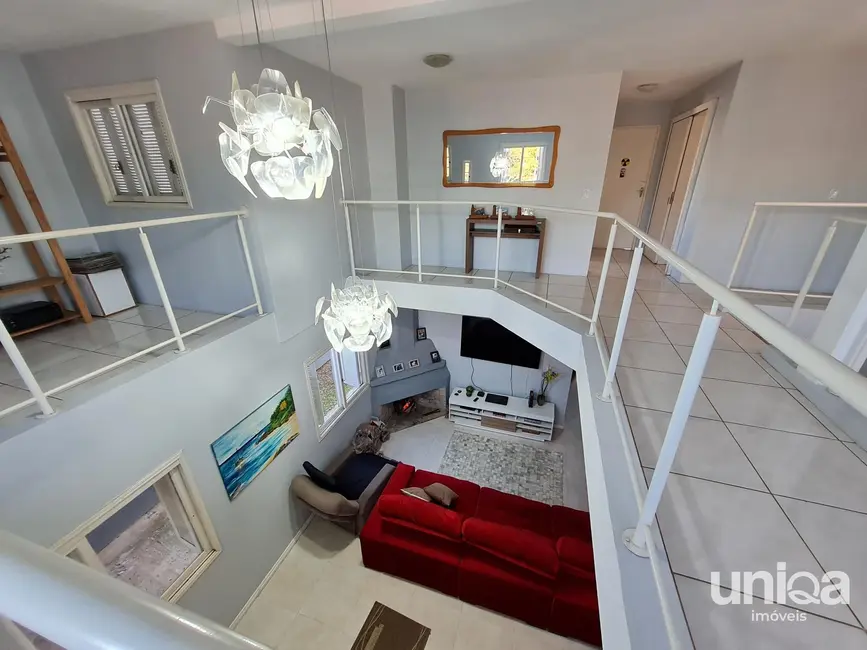 Casa com 4 quartos à venda, 240m2 em Pé de Plátano, Santa Maria - RS - imagem 9 Foto 9 de Casa com 4 quartos à venda, 240m2 em Pé de Plátano, Santa Maria - RS