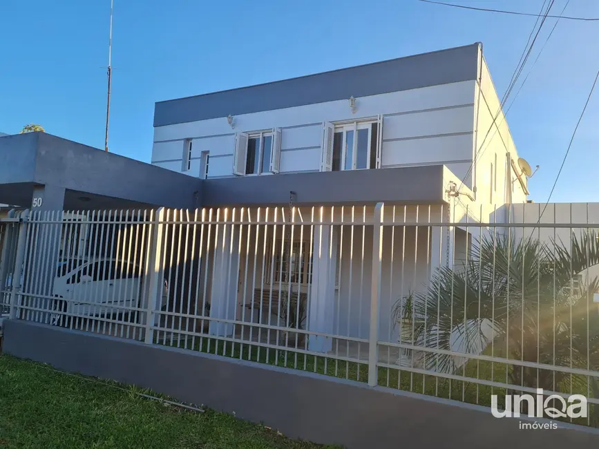 Casa com 4 quartos à venda, 240m2 em Pé de Plátano, Santa Maria - RS - imagem 1 Foto 1 de Casa com 4 quartos à venda, 240m2 em Pé de Plátano, Santa Maria - RS