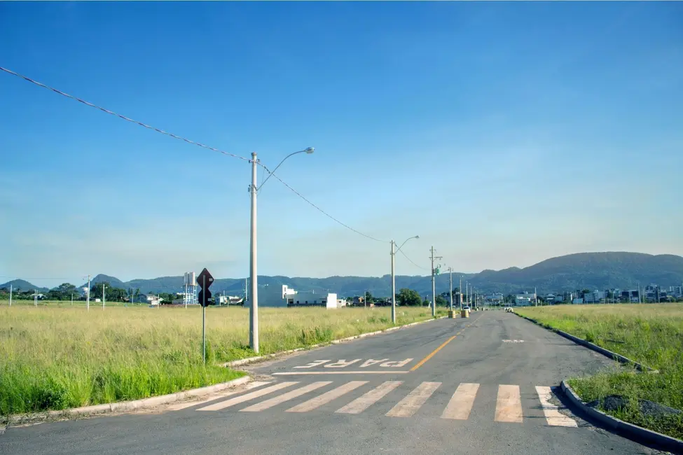 Foto 1 de Terreno / Lote à venda, 352m2 em Camobi, Santa Maria - RS