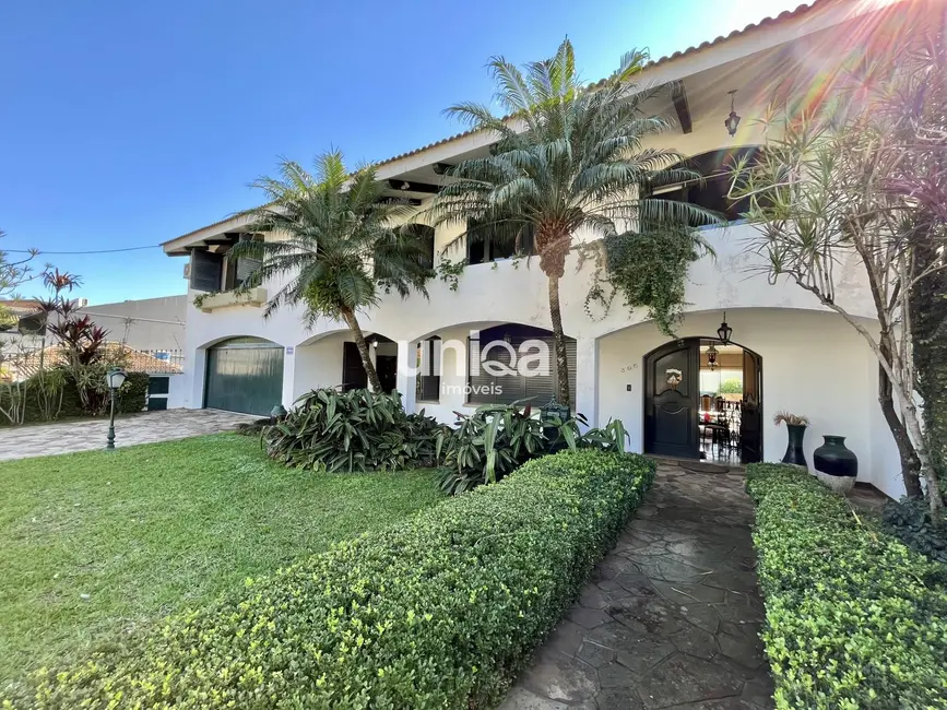 Foto 1 de Casa com 5 quartos à venda, 358m2 em Nossa Senhora de Lourdes, Santa Maria - RS