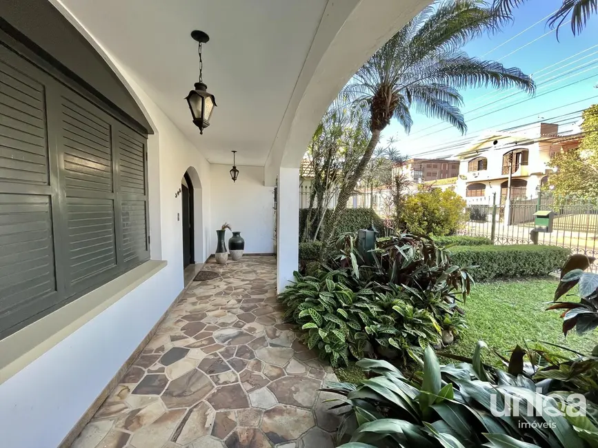 Casa com 5 quartos à venda, 358m2 em Nossa Senhora de Lourdes, Santa Maria - RS - imagem 7 Foto 7 de Casa com 5 quartos à venda, 358m2 em Nossa Senhora de Lourdes, Santa Maria - RS