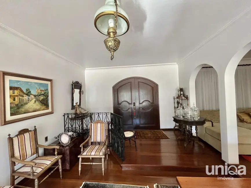 Casa com 5 quartos à venda, 358m2 em Nossa Senhora de Lourdes, Santa Maria - RS - imagem 9 Foto 9 de Casa com 5 quartos à venda, 358m2 em Nossa Senhora de Lourdes, Santa Maria - RS