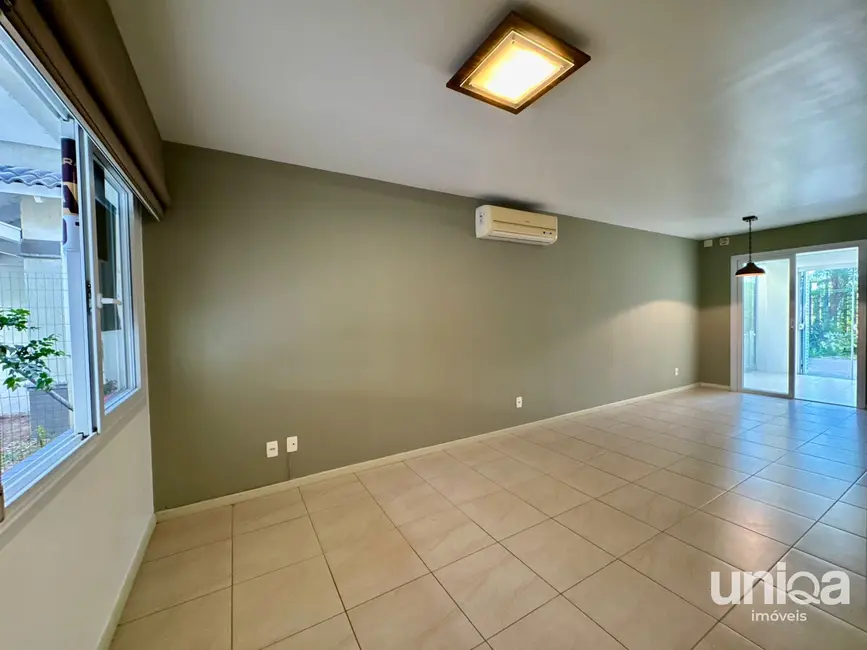 Casa com 3 quartos à venda, 134m2 em São José, Santa Maria - RS - imagem 2 Foto 2 de Casa com 3 quartos à venda, 134m2 em São José, Santa Maria - RS