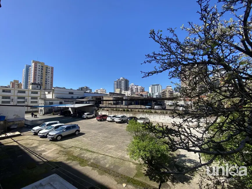 Foto 6 de Apartamento com 2 quartos à venda, 102m2 em Nossa Senhora de Fátima, Santa Maria - RS