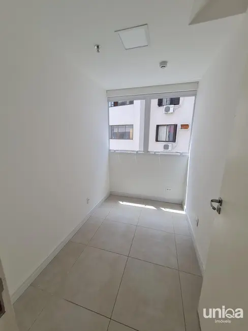 Foto 4 de Sala Comercial com 1 quarto à venda, 44m2 em Nossa Senhora de Fátima, Santa Maria - RS