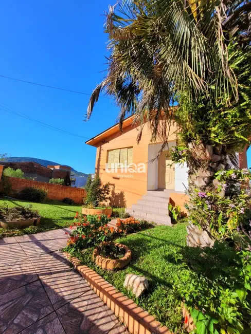 Foto 1 de Casa com 3 quartos à venda, 242m2 em Camobi, Santa Maria - RS