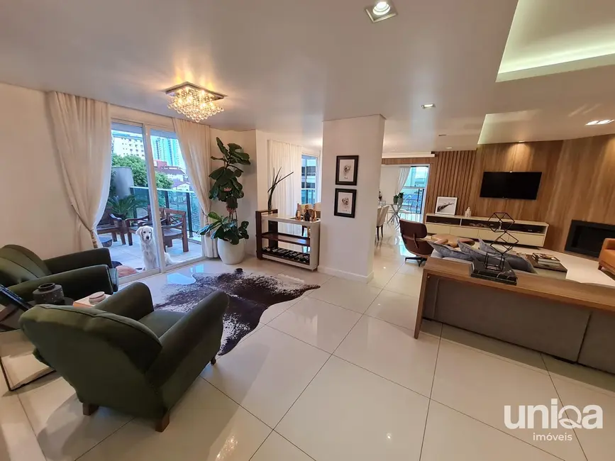 Apartamento com 3 quartos à venda, 406m2 em Nossa Senhora de Fátima, Santa Maria - RS - imagem 2 Foto 2 de Apartamento com 3 quartos à venda, 406m2 em Nossa Senhora de Fátima, Santa Maria - RS