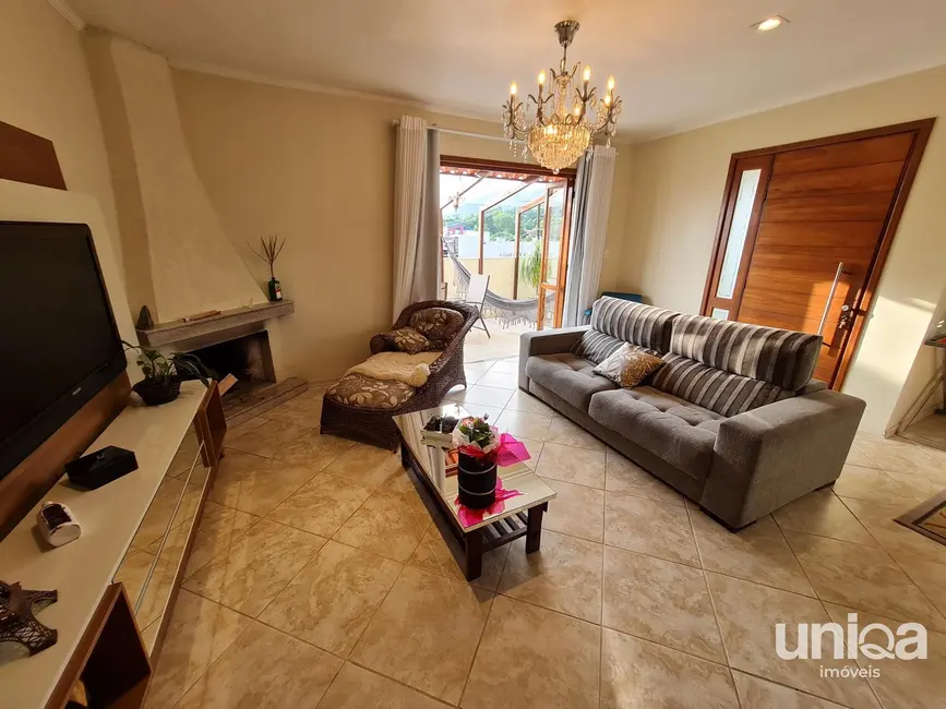 Foto 4 de Casa de Condomínio com 3 quartos à venda, 254m2 em Nossa Senhora do Perpétuo Socorro, Santa Maria - RS