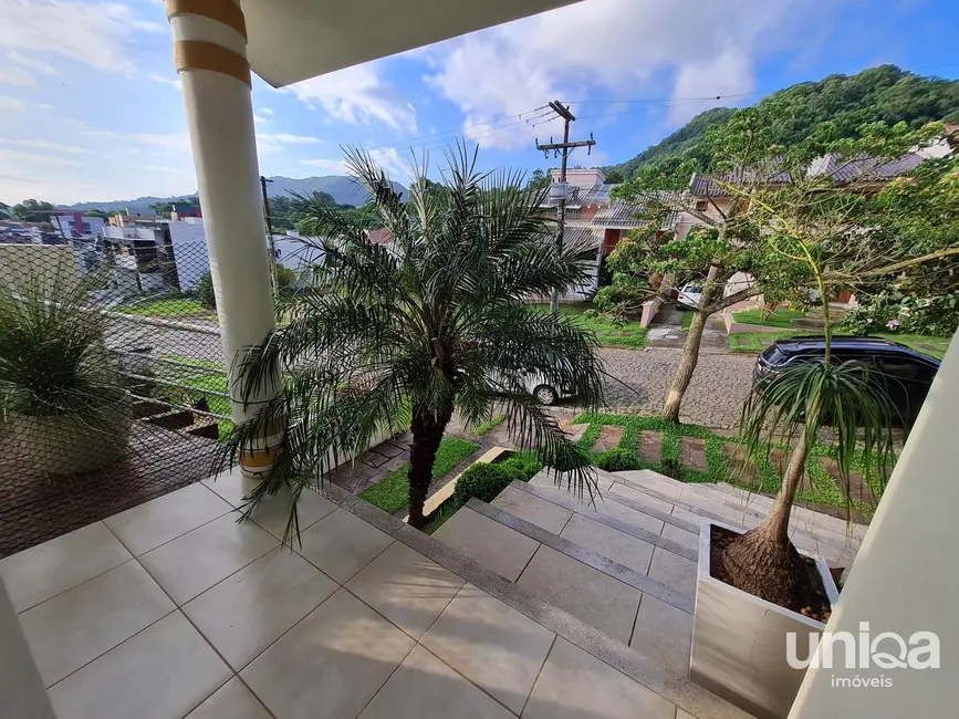 Foto 3 de Casa de Condomínio com 3 quartos à venda, 254m2 em Nossa Senhora do Perpétuo Socorro, Santa Maria - RS