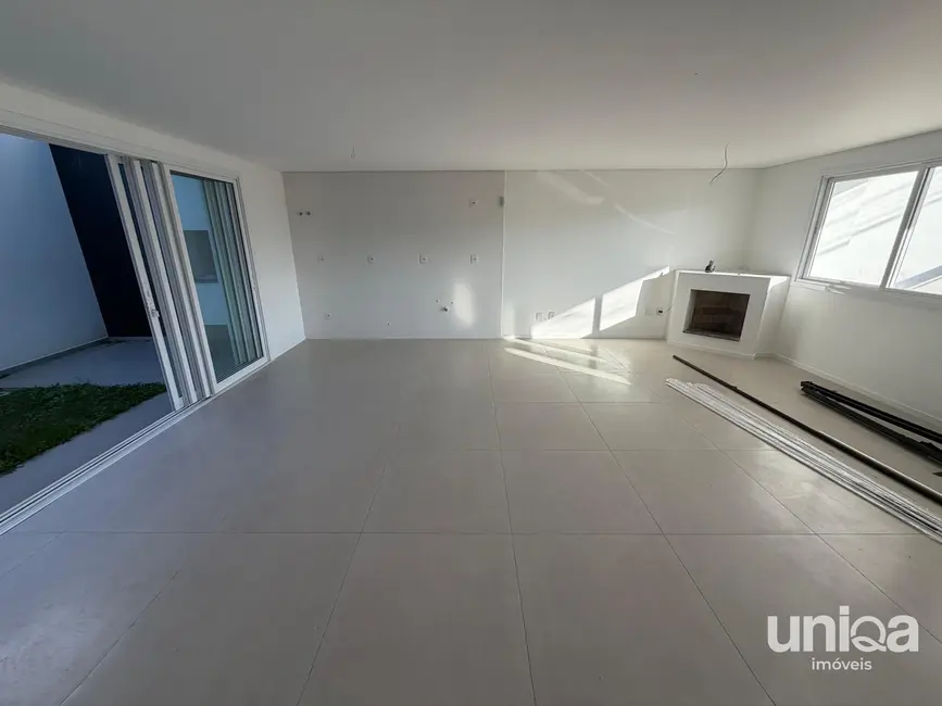 Casa com 3 quartos à venda, 142m2 em Camobi, Santa Maria - RS - imagem 2 Foto 2 de Casa com 3 quartos à venda, 142m2 em Camobi, Santa Maria - RS