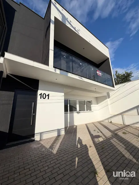 Casa com 3 quartos à venda, 142m2 em Camobi, Santa Maria - RS - imagem 1 Foto 1 de Casa com 3 quartos à venda, 142m2 em Camobi, Santa Maria - RS