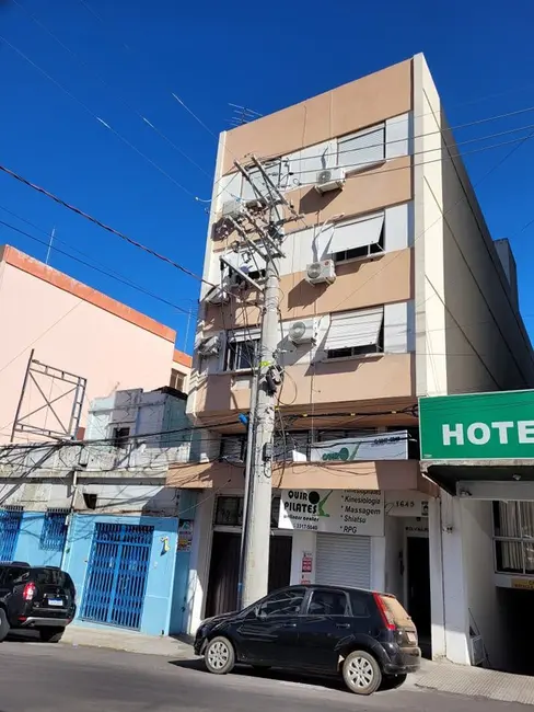 Foto 1 de Loja com 1 quarto à venda, 136m2 em Centro, Santa Maria - RS