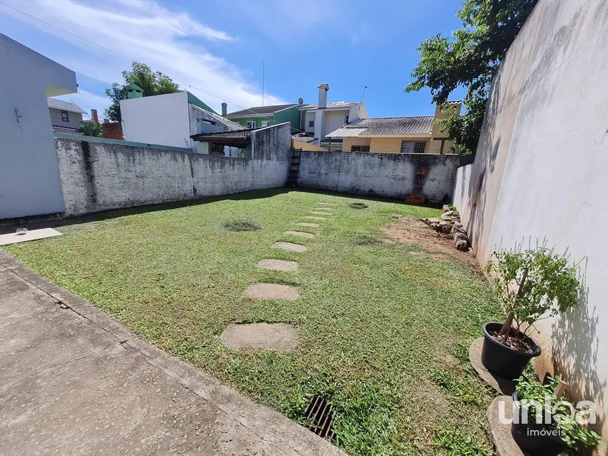 Foto 2 de Casa com 2 quartos à venda, 56m2 em Nossa Senhora Medianeira, Santa Maria - RS