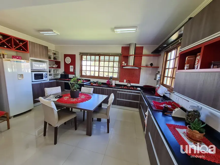 Casa com 4 quartos à venda, 279m2 em Juscelino Kubitschek, Santa Maria - RS - imagem 6 Foto 6 de Casa com 4 quartos à venda, 279m2 em Juscelino Kubitschek, Santa Maria - RS