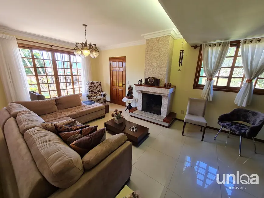 Casa com 4 quartos à venda, 279m2 em Juscelino Kubitschek, Santa Maria - RS - imagem 3 Foto 3 de Casa com 4 quartos à venda, 279m2 em Juscelino Kubitschek, Santa Maria - RS