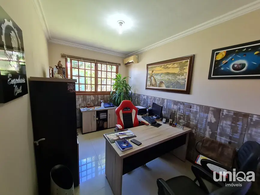 Casa com 4 quartos à venda, 279m2 em Juscelino Kubitschek, Santa Maria - RS - imagem 5 Foto 5 de Casa com 4 quartos à venda, 279m2 em Juscelino Kubitschek, Santa Maria - RS