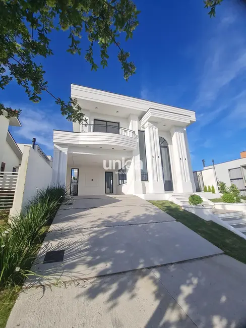 Casa de Condomínio com 3 quartos à venda, 215m2 em Tomazetti, Santa Maria - RS - imagem 2 Foto 2 de Casa de Condomínio com 3 quartos à venda, 215m2 em Tomazetti, Santa Maria - RS