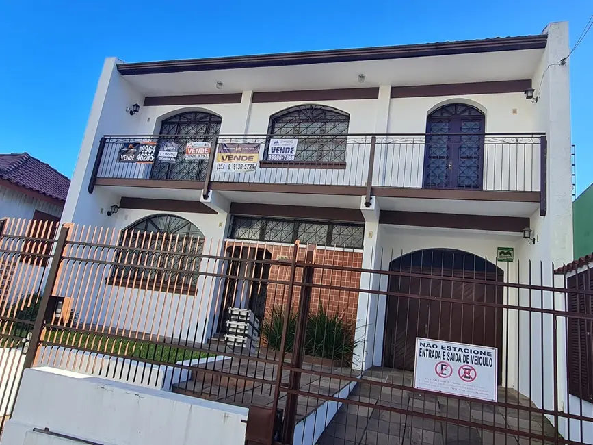 Foto 1 de Casa com 6 quartos à venda, 383m2 em Nossa Senhora de Fátima, Santa Maria - RS