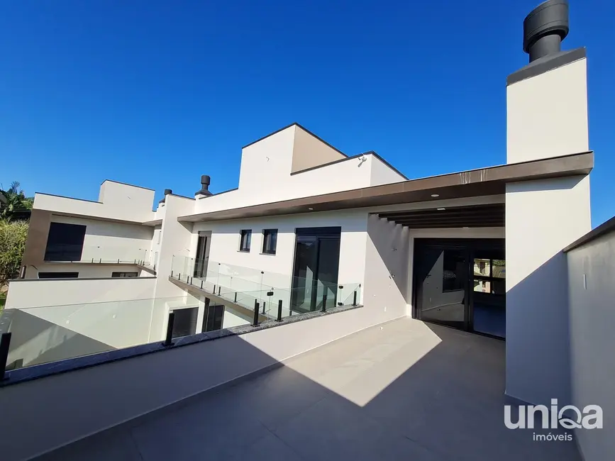 Casa com 4 quartos à venda, 272m2 em Camobi, Santa Maria - RS - imagem 4 Foto 4 de Casa com 4 quartos à venda, 272m2 em Camobi, Santa Maria - RS