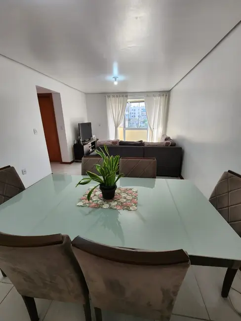 Foto 2 de Apartamento com 2 quartos à venda, 75m2 em Nossa Senhora de Lourdes, Santa Maria - RS