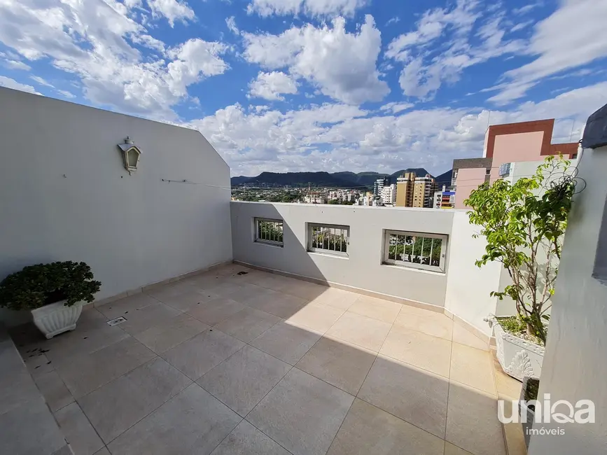 Foto 2 de Cobertura com 2 quartos à venda, 147m2 em Centro, Santa Maria - RS