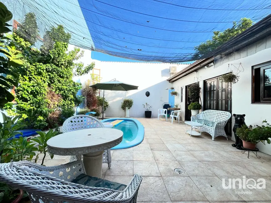 Foto 3 de Casa com 3 quartos à venda, 175m2 em Km 3, Santa Maria - RS