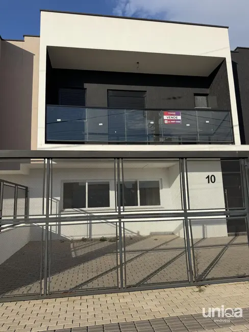 Casa com 3 quartos à venda, 142m2 em Camobi, Santa Maria - RS - imagem 1 Foto 1 de Casa com 3 quartos à venda, 142m2 em Camobi, Santa Maria - RS