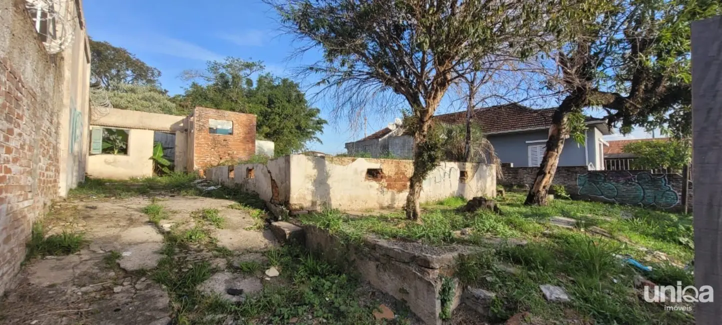Foto 2 de Terreno / Lote à venda, 926m2 em Itararé, Santa Maria - RS