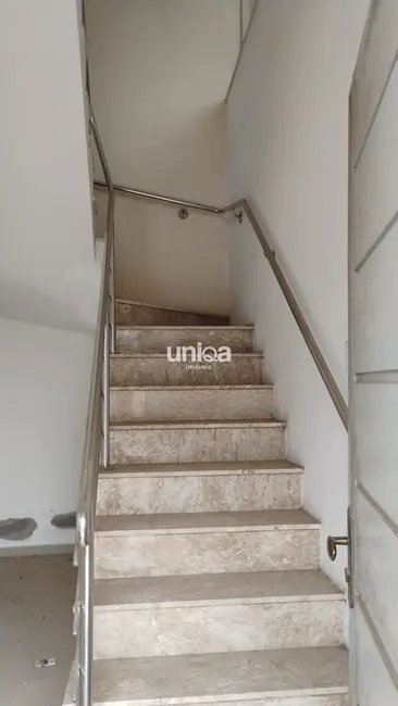 Foto 2 de Casa com 3 quartos à venda, 353m2 em Juscelino Kubitschek, Santa Maria - RS