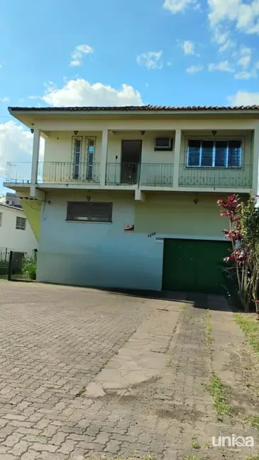 Casa com 3 quartos à venda, 305m2 em São José, Santa Maria - RS - imagem 1 Foto 1 de Casa com 3 quartos à venda, 305m2 em São José, Santa Maria - RS