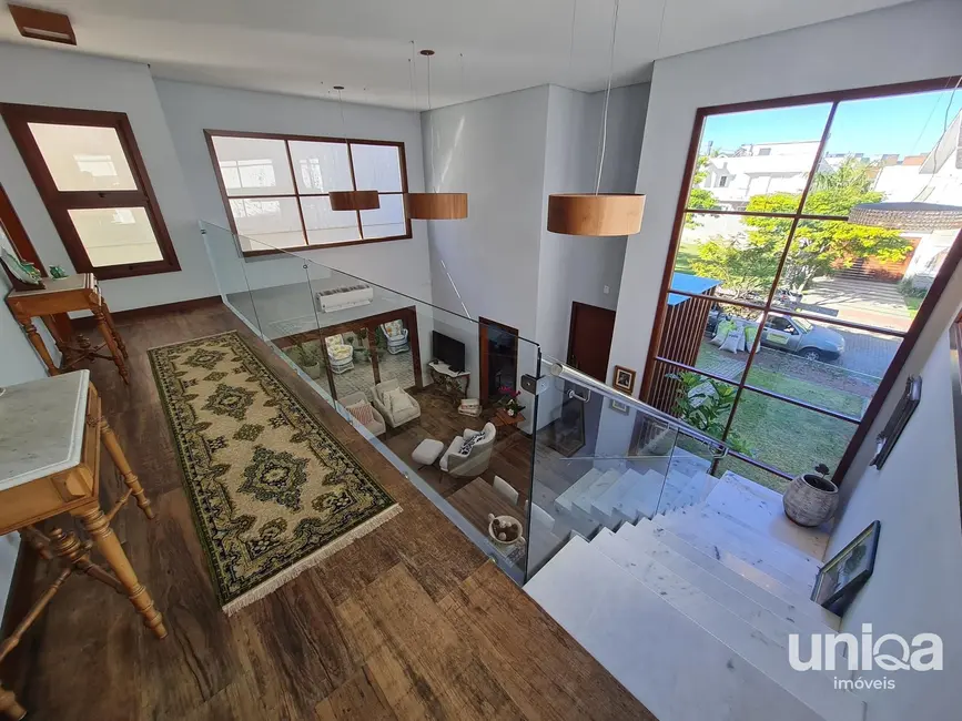 Foto 5 de Casa de Condomínio com 3 quartos à venda, 190m2 em Tomazetti, Santa Maria - RS