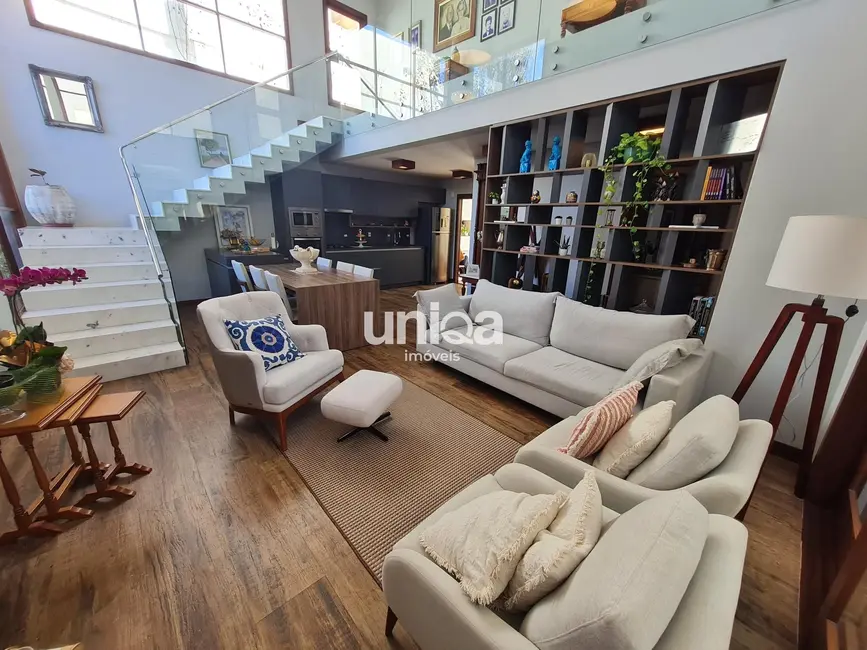 Foto 2 de Casa de Condomínio com 3 quartos à venda, 190m2 em Tomazetti, Santa Maria - RS