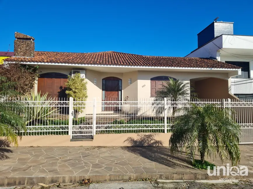 Foto 1 de Casa com 3 quartos à venda, 208m2 em Camobi, Santa Maria - RS