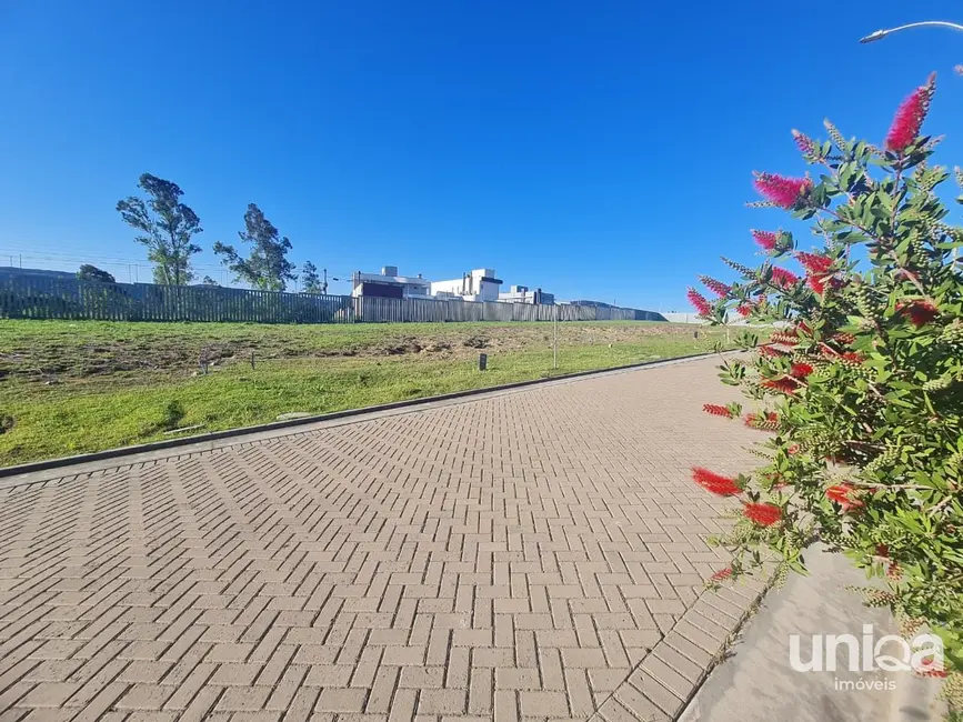 Foto 1 de Terreno / Lote à venda, 305m2 em Cerrito, Santa Maria - RS
