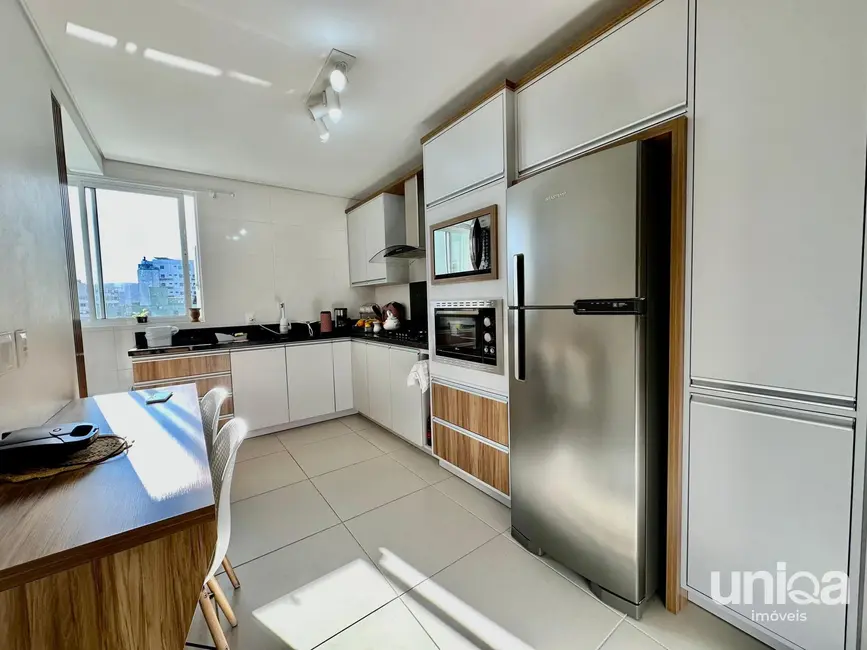 Foto 4 de Apartamento com 3 quartos à venda, 110m2 em Menino Jesus, Santa Maria - RS