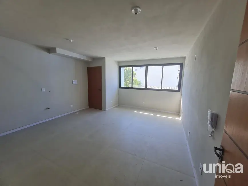 Foto 2 de Sala Comercial com 1 quarto para alugar, 27m2 em Camobi, Santa Maria - RS