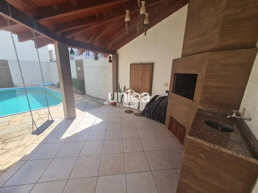 Foto 3 de Casa com 3 quartos à venda, 170m2 em Camobi, Santa Maria - RS