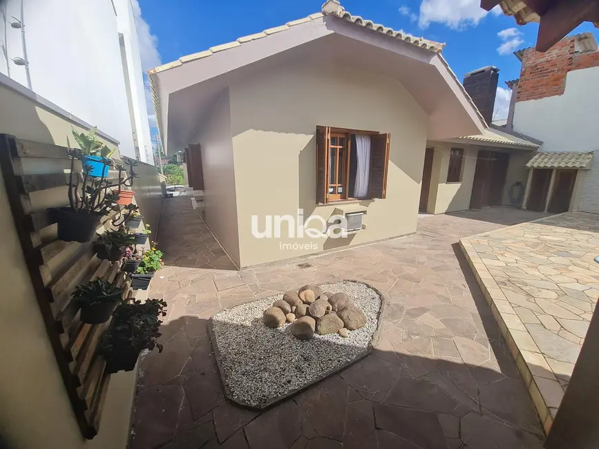 Foto 4 de Casa com 3 quartos à venda, 170m2 em Camobi, Santa Maria - RS