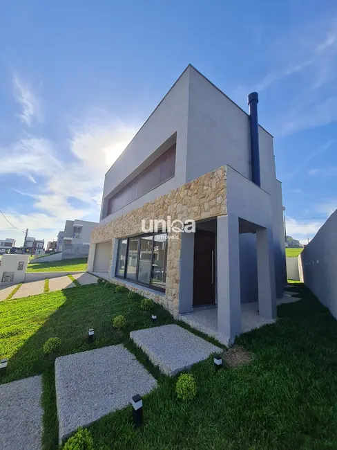 Foto 3 de Casa de Condomínio com 4 quartos à venda, 270m2 em Tomazetti, Santa Maria - RS