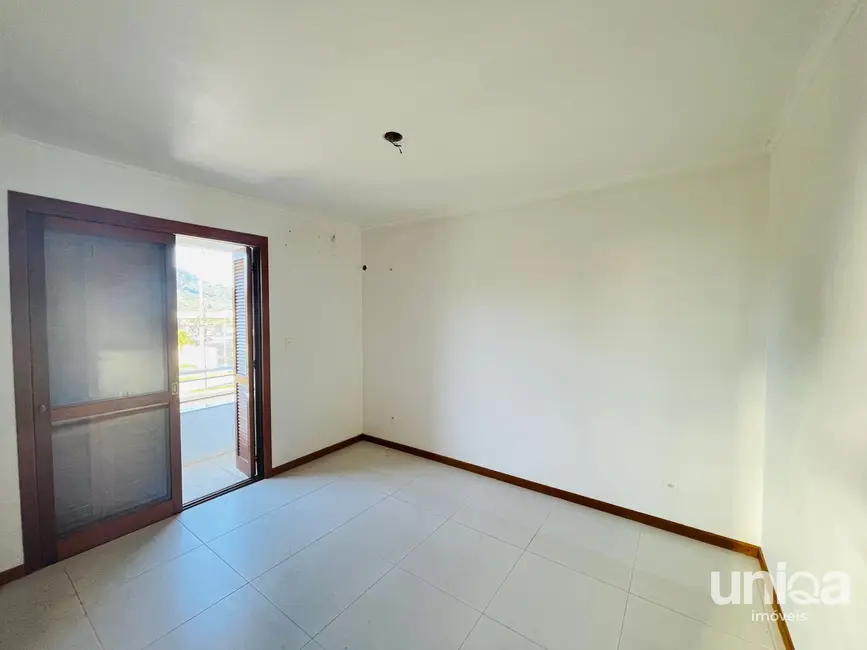 Foto 3 de Apartamento com 3 quartos para alugar, 87m2 em Camobi, Santa Maria - RS