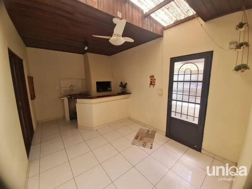 Foto 6 de Casa com 3 quartos para alugar, 161m2 em Camobi, Santa Maria - RS