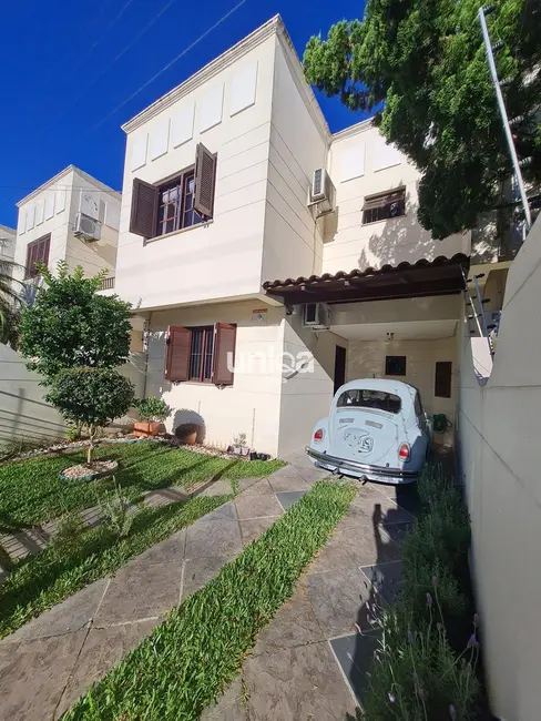 Casa com 3 quartos para alugar, 161m2 em Camobi, Santa Maria - RS - imagem 1 Foto 1 de Casa com 3 quartos para alugar, 161m2 em Camobi, Santa Maria - RS