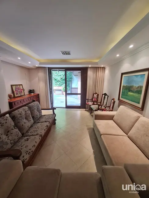 Foto 3 de Casa com 4 quartos à venda, 354m2 em Nossa Senhora de Lourdes, Santa Maria - RS