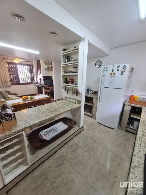 Foto 8 de Casa com 4 quartos à venda, 354m2 em Nossa Senhora de Lourdes, Santa Maria - RS