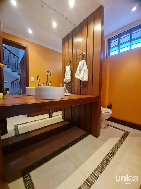 Foto 5 de Casa com 4 quartos à venda, 354m2 em Nossa Senhora de Lourdes, Santa Maria - RS