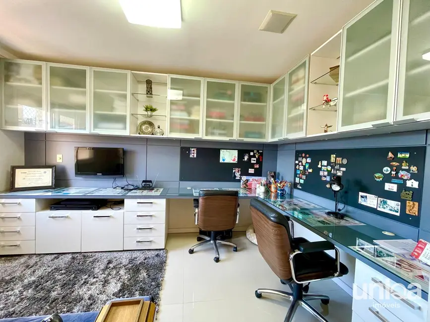 Foto 9 de Apartamento com 3 quartos à venda, 140m2 em Nossa Senhora de Lourdes, Santa Maria - RS