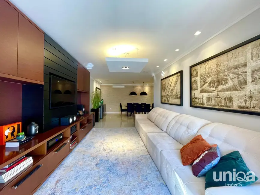 Foto 7 de Apartamento com 3 quartos à venda, 140m2 em Nossa Senhora de Lourdes, Santa Maria - RS