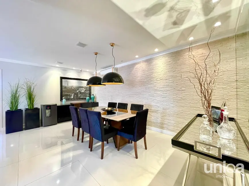 Foto 3 de Apartamento com 3 quartos à venda, 140m2 em Nossa Senhora de Lourdes, Santa Maria - RS