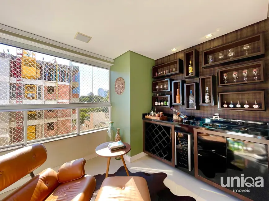 Foto 6 de Apartamento com 3 quartos à venda, 140m2 em Nossa Senhora de Lourdes, Santa Maria - RS