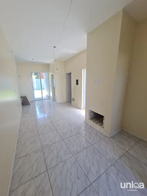 Casa com 2 quartos à venda, 61m2 em Diácono João Luiz Pozzobon, Santa Maria - RS - imagem 2 Foto 2 de Casa com 2 quartos à venda, 61m2 em Diácono João Luiz Pozzobon, Santa Maria - RS